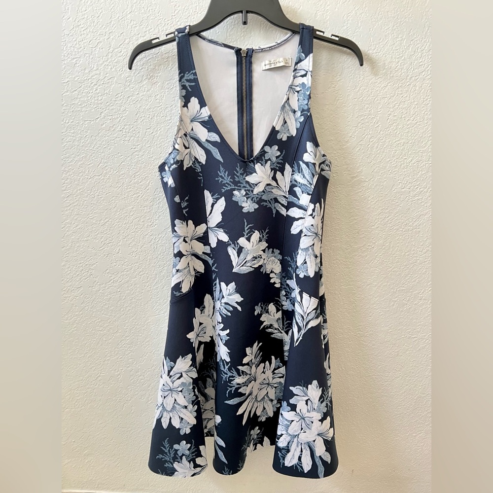 Abercrombie Fitch Women’s Floral Print Sleeveless Dress Medium